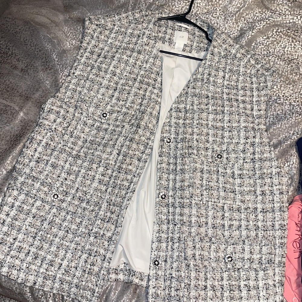 H&M vest - Picture 4 of 6